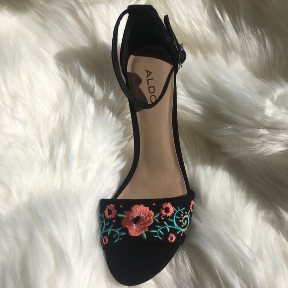 NWOB 🏷 ALDO Black Floral Heels - Picture 3 of 5